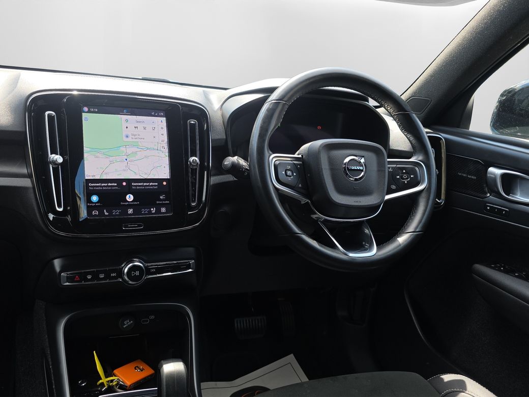 2023 Volvo XC40