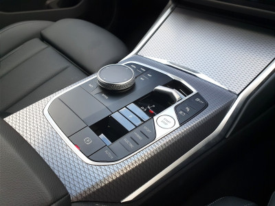 2025 BMW 330