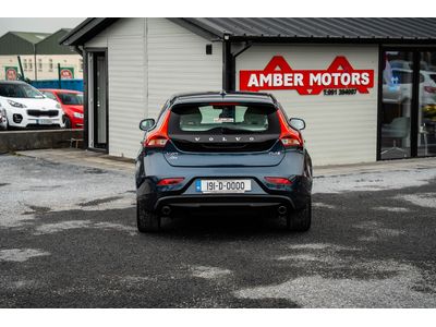 2019 Volvo V40