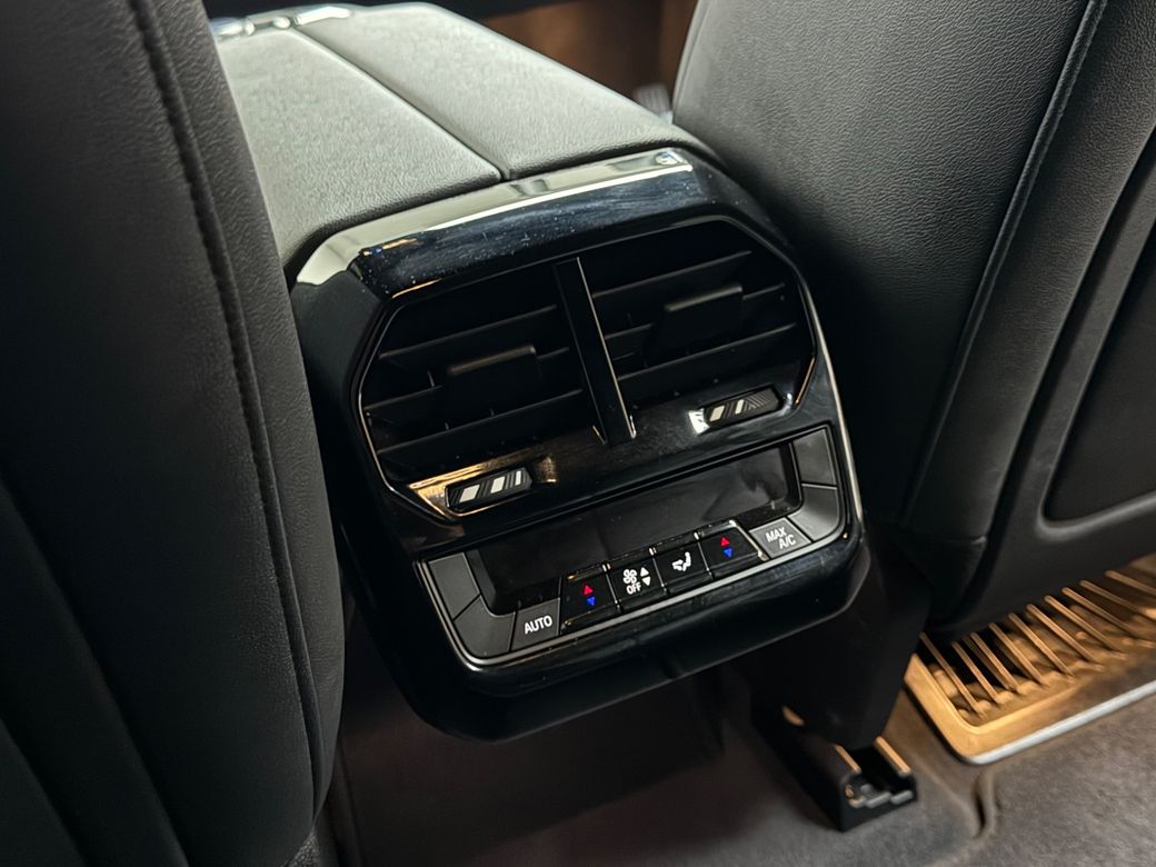 2024 BMW iX