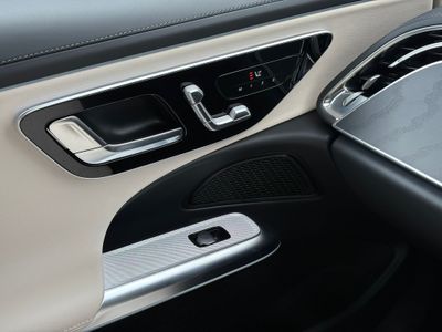 2025 Mercedes-Benz E 300