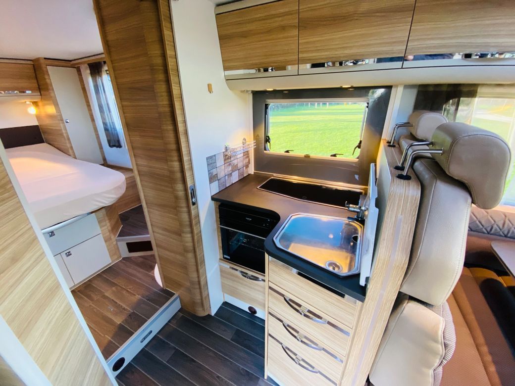 2017 ADRIA CORAL 690SC PLATINUM  L.H.D ISLAND BED 