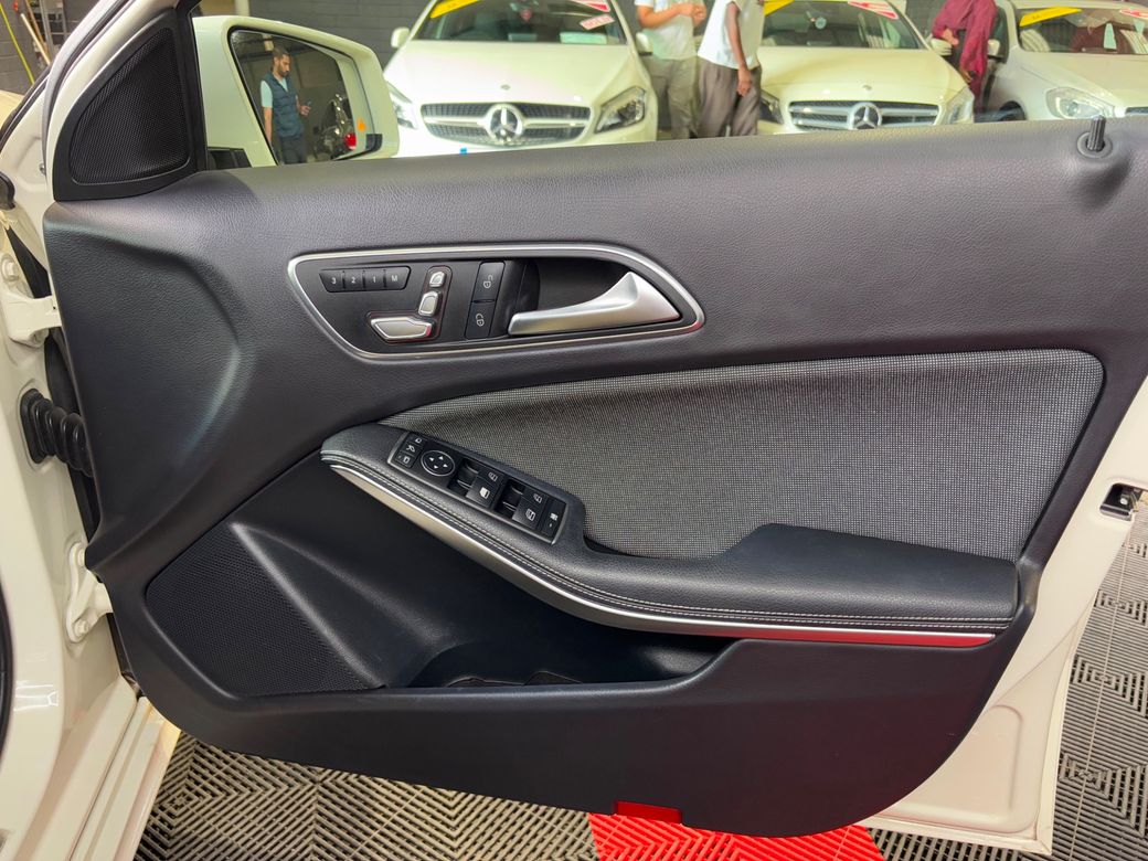 2016 Mercedes-Benz A 180