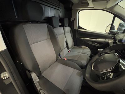 2023 Peugeot Partner
