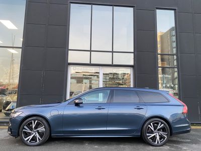 2022 Volvo V90