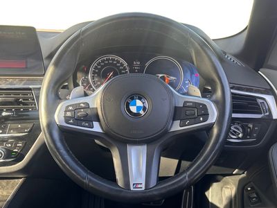 2019 BMW 530