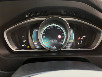 2017 Volvo V40