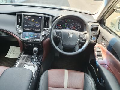 2014 Toyota Crown