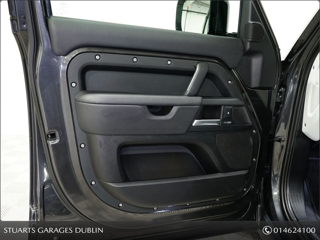 2025 Land Rover Defender