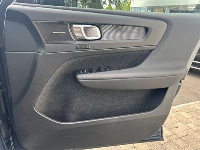 2026 Volvo EX40