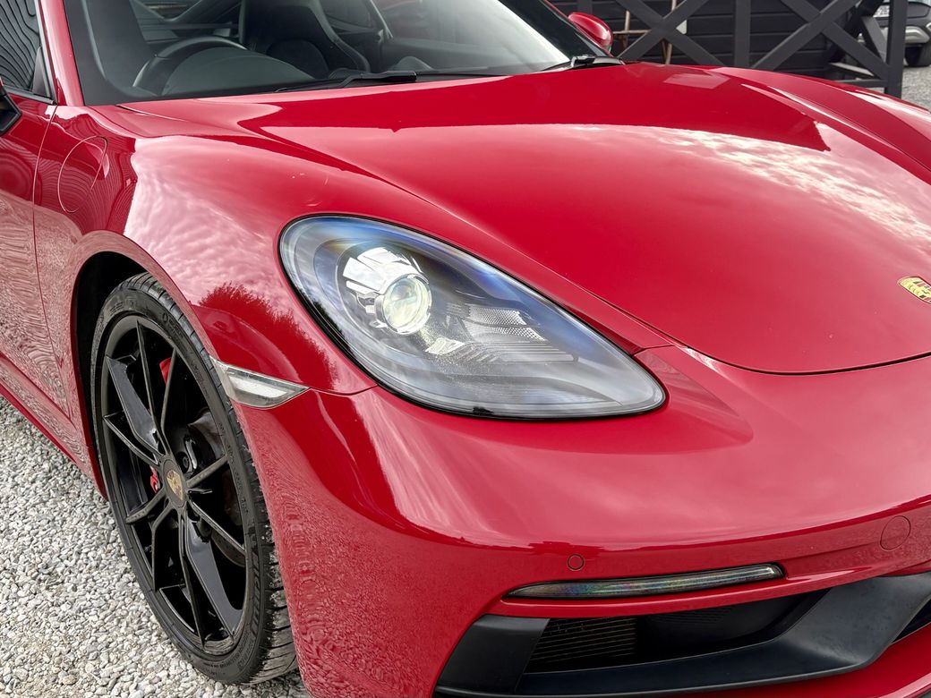 2021 Porsche Cayman