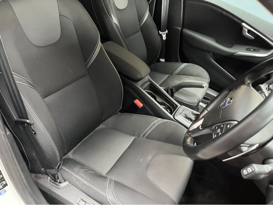 2016 Volvo V40