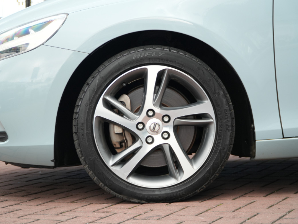 2016 Volvo V40