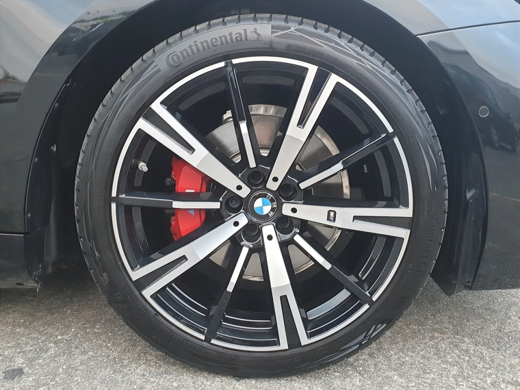 2025 BMW 530