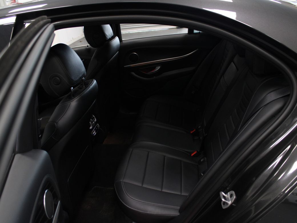 2021 Mercedes-Benz E 300