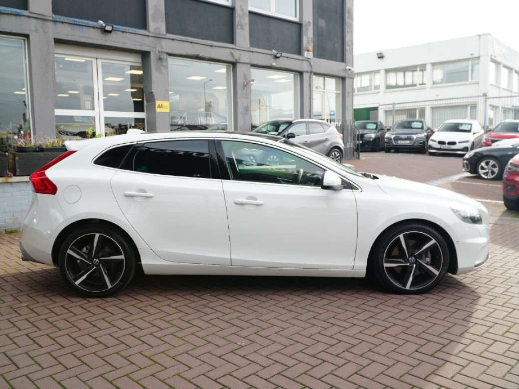 2016 Volvo V40