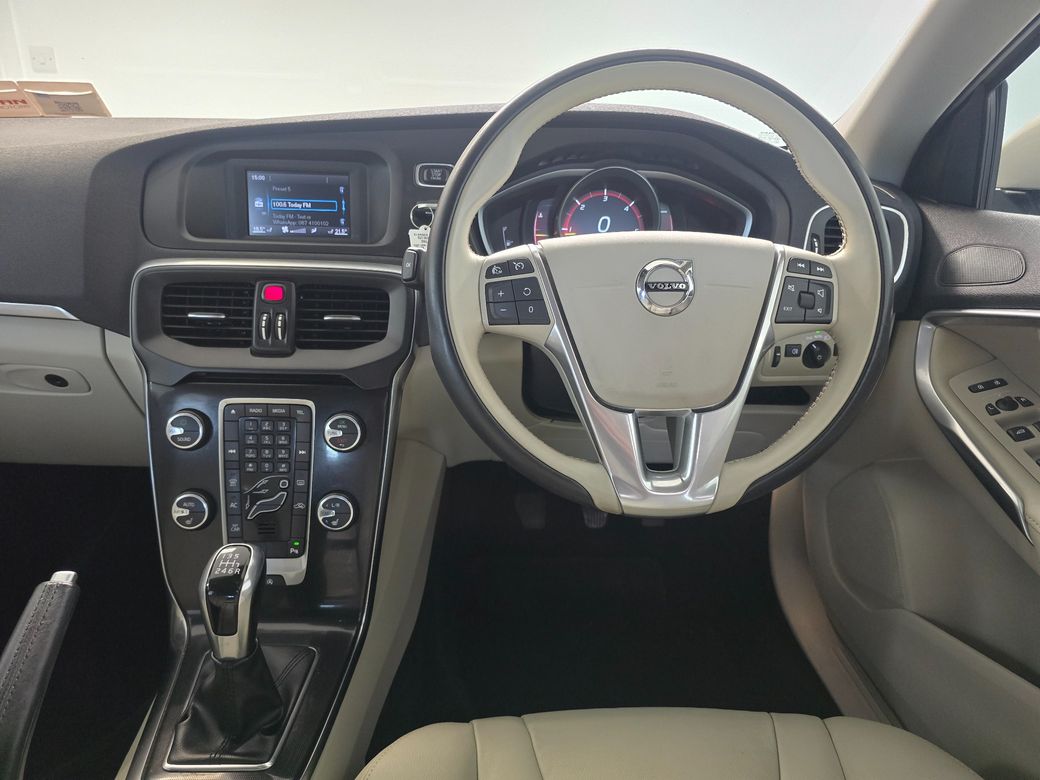 2016 Volvo V40