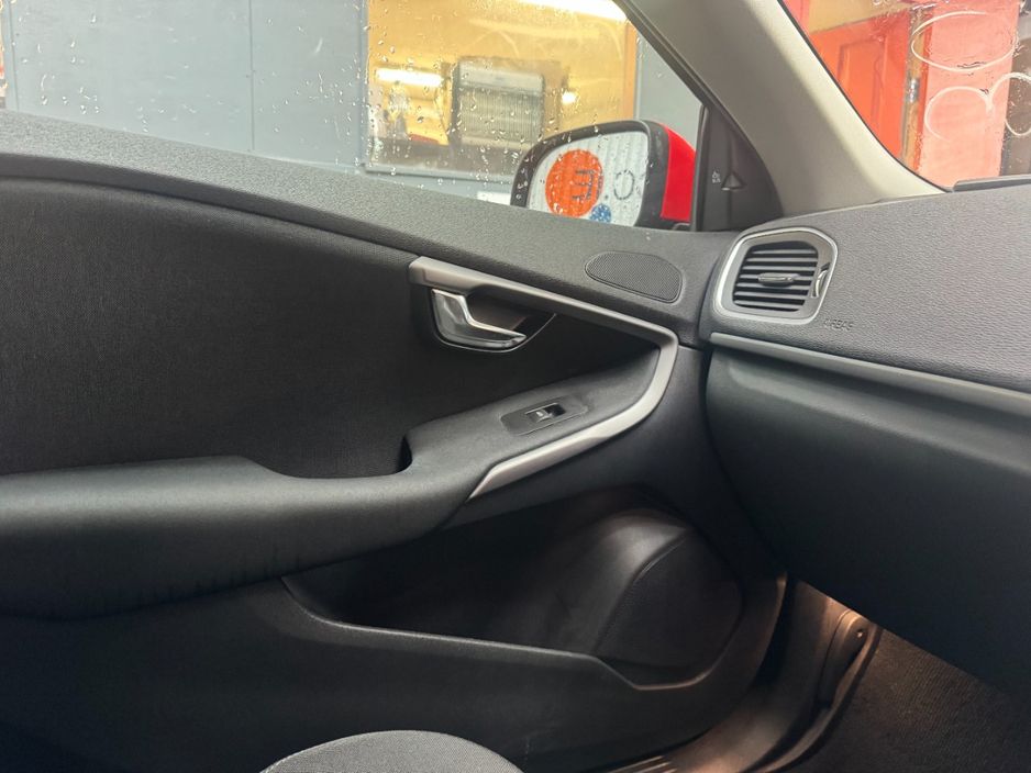 2018 Volvo V40