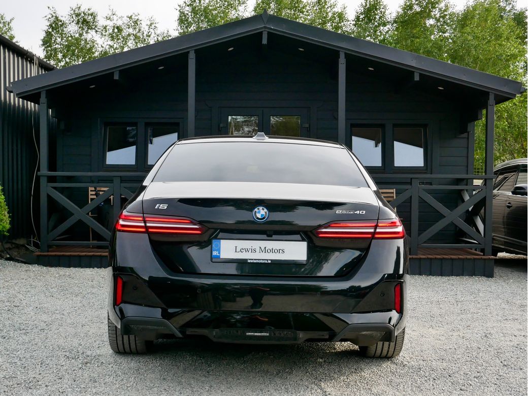2024 BMW i5