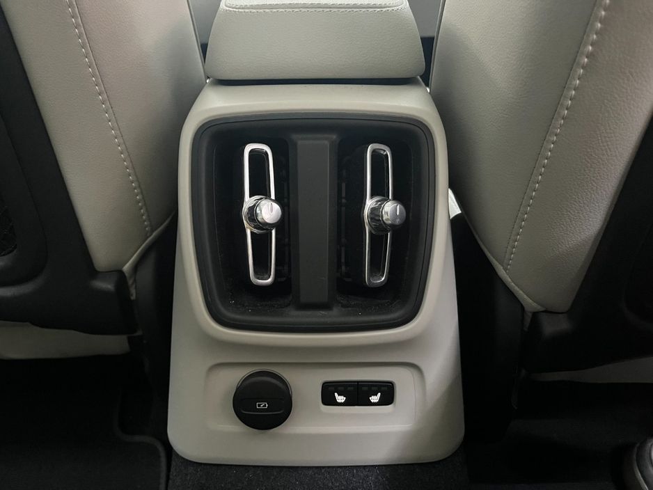 2022 Volvo XC40