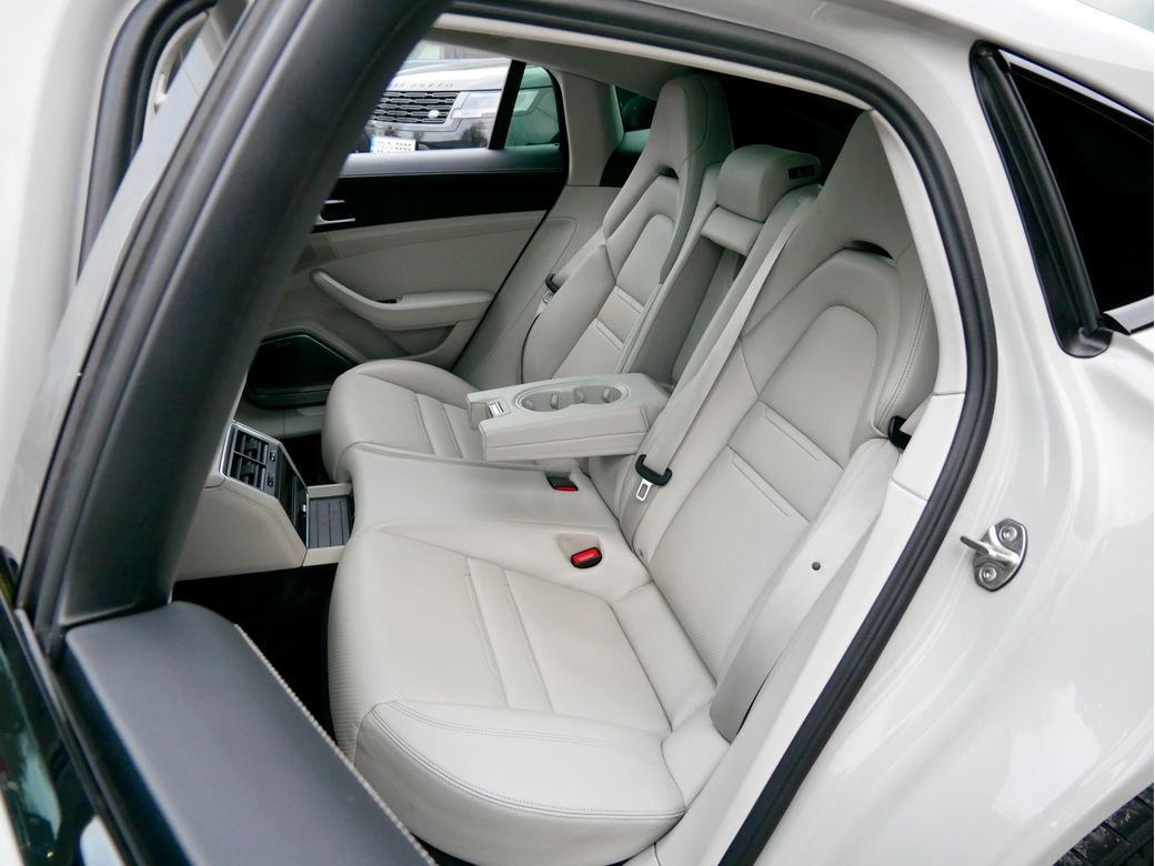 2023 Porsche Panamera