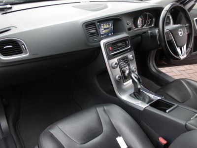 2016 Volvo V60 Cross Country