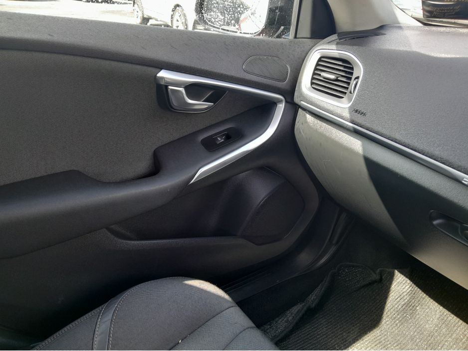 2015 Volvo V40