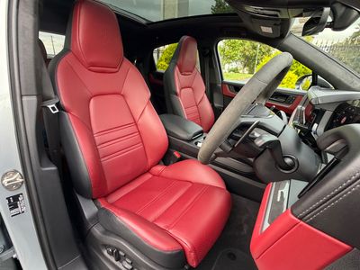2024 Porsche Cayenne