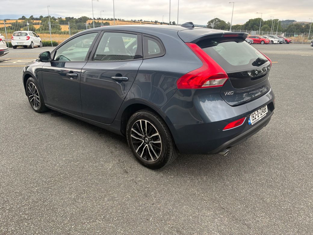 2019 Volvo V40