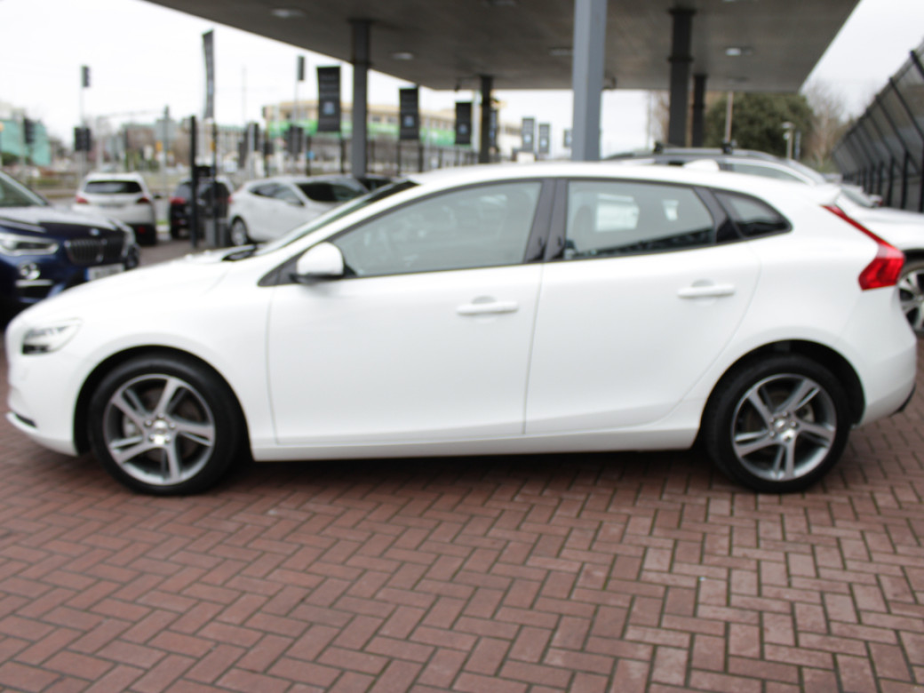 2016 Volvo V40