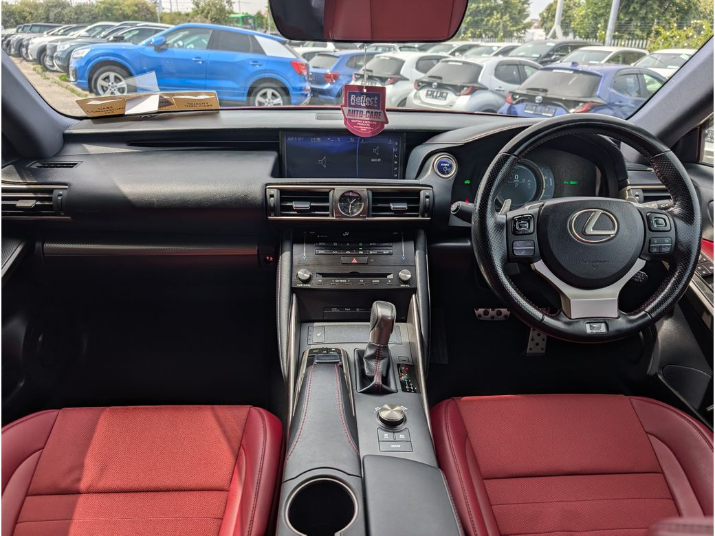 2017 Lexus IS 300h