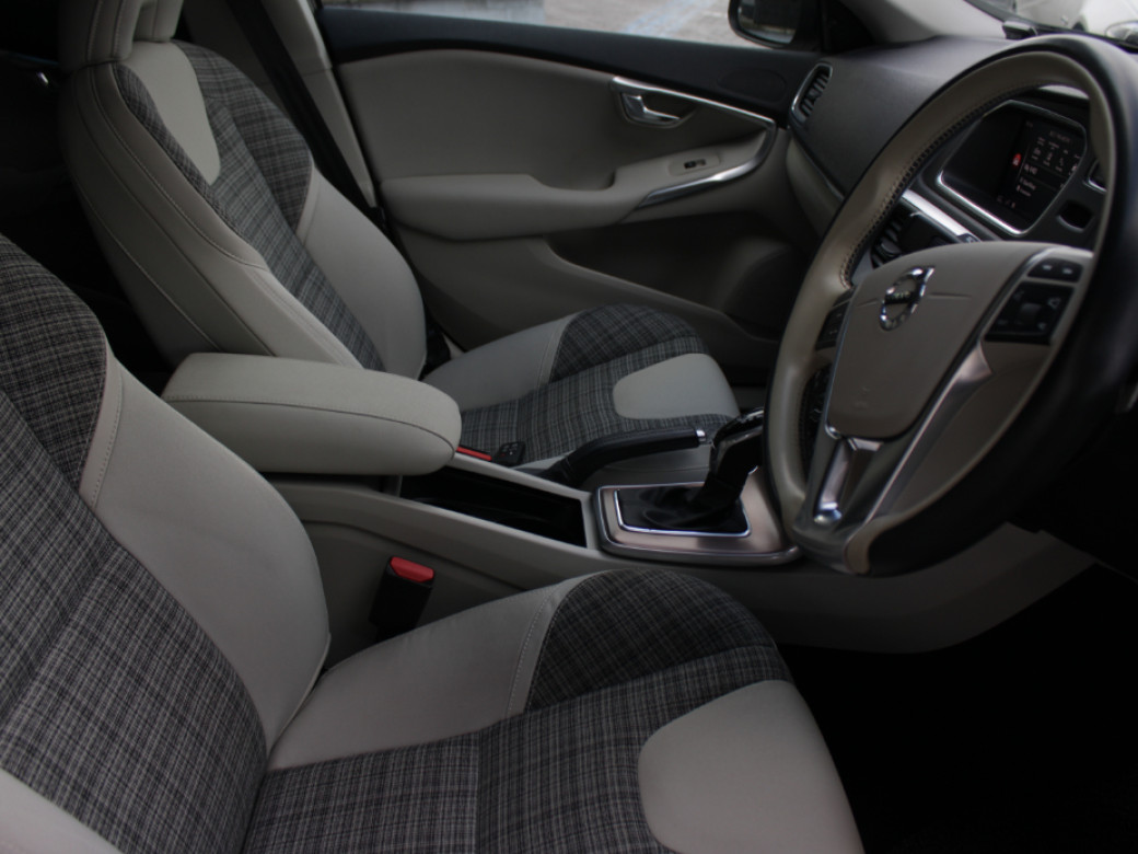 2018 Volvo V40 Cross Country