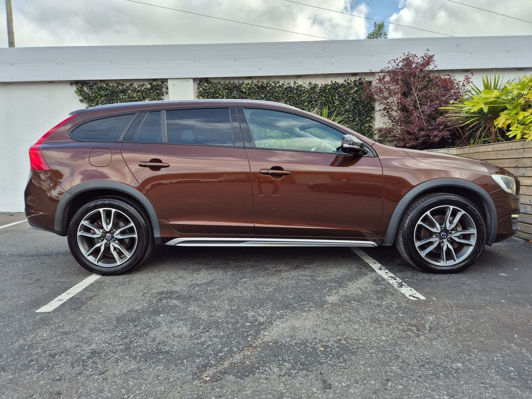 2017 Volvo V60 Cross Country