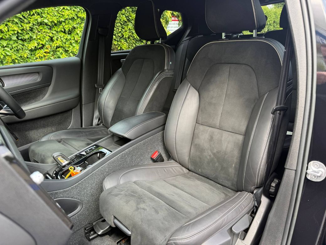 2022 Volvo XC40