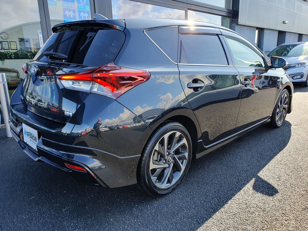 2017 Toyota Auris