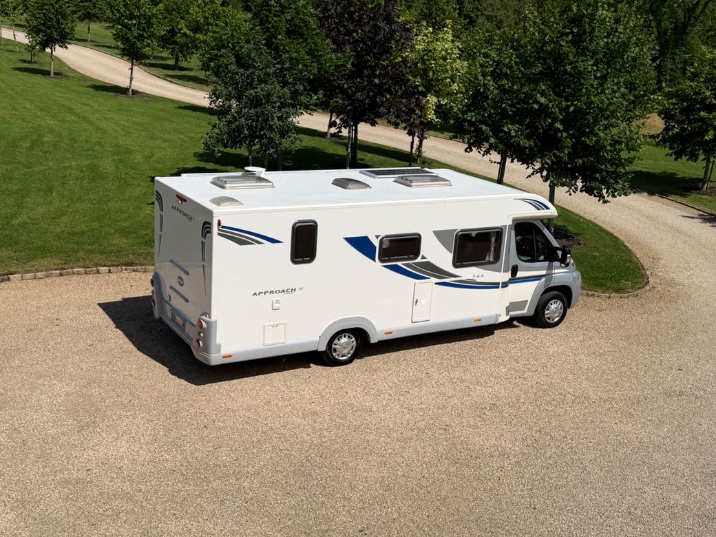 2013 BAILEY  APPROACH 745 LOW PROFILE R.H.D 