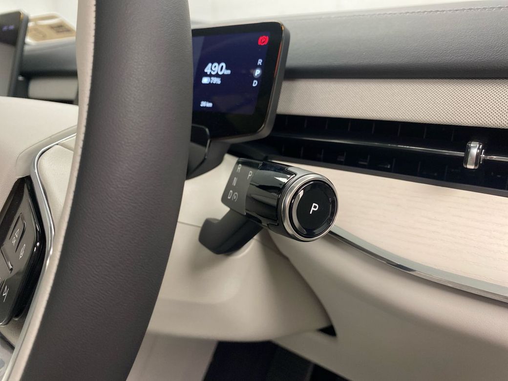 2027 Volvo EX90