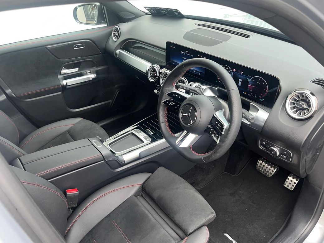 2025 Mercedes-Benz GLB Class