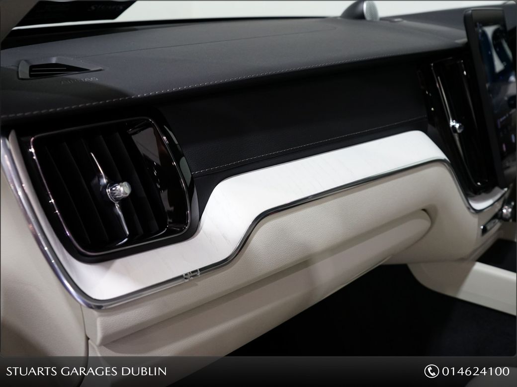 2025 Volvo XC60