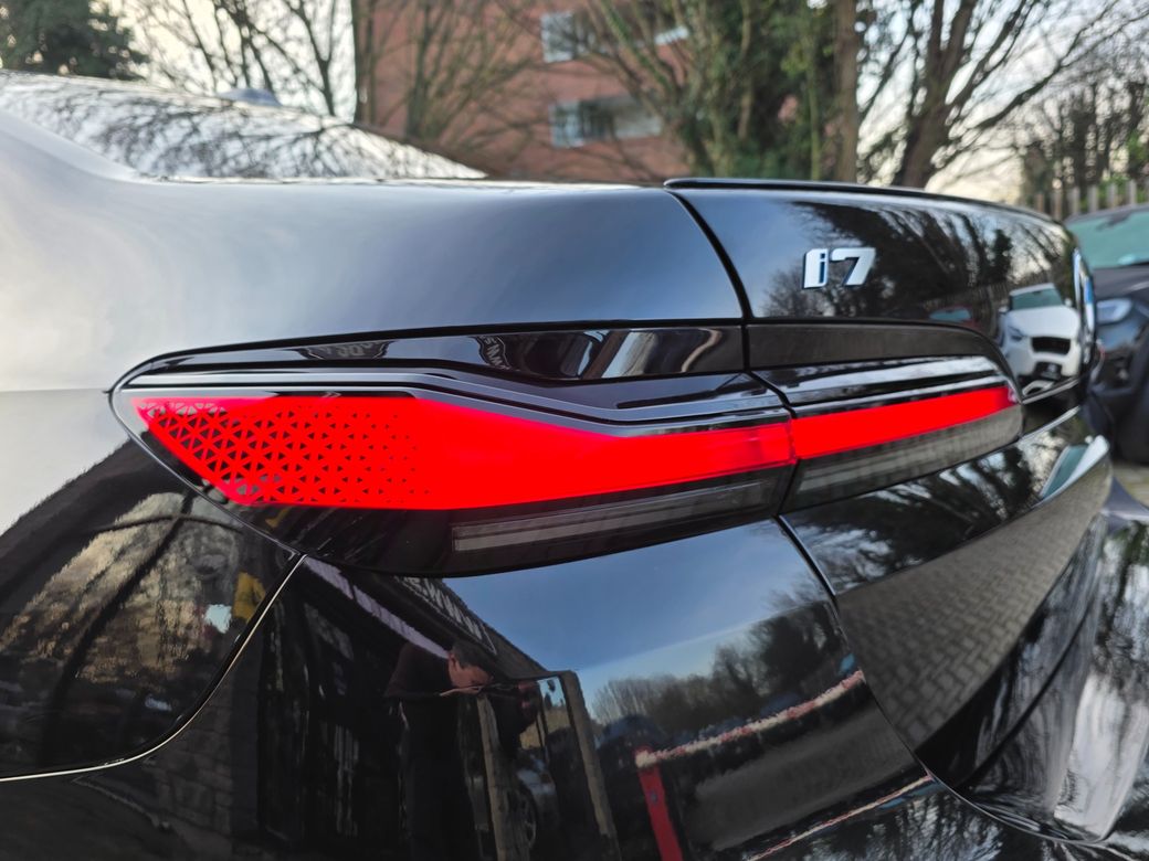 2024 BMW i7