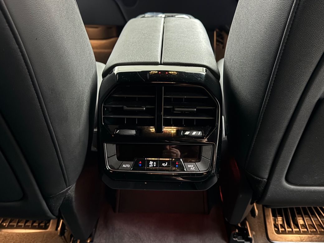 2024 BMW iX