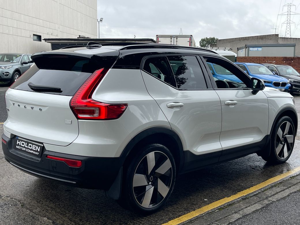2022 Volvo XC40