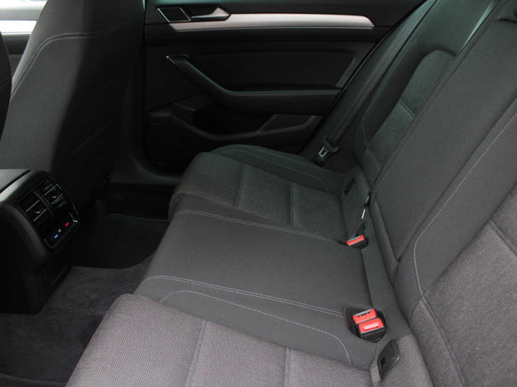 2019 Volkswagen Passat