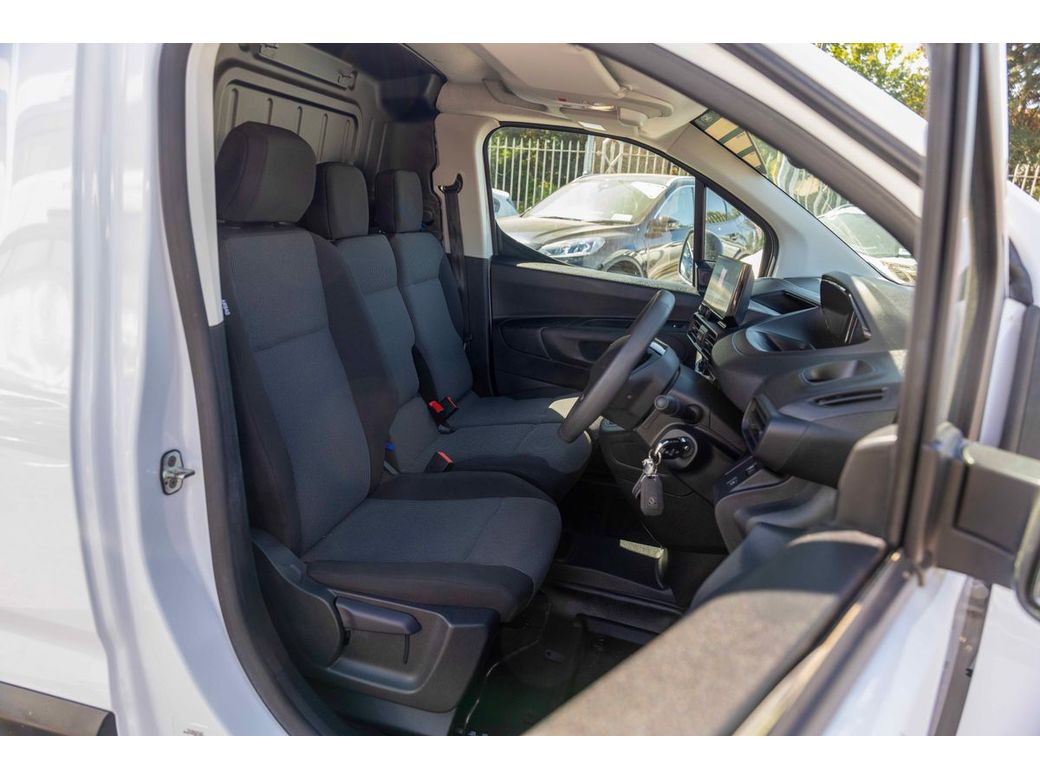 2025 Peugeot Partner