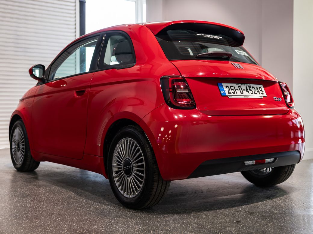 2025 Fiat 500e
