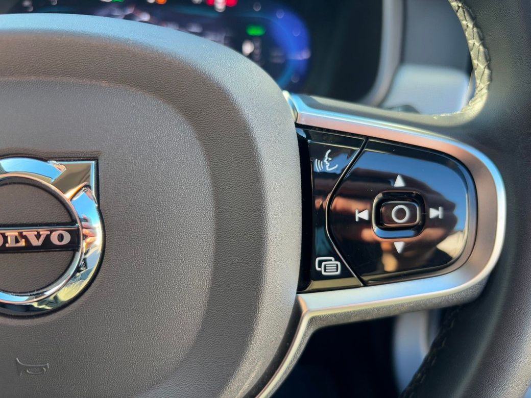 2025 Volvo V90