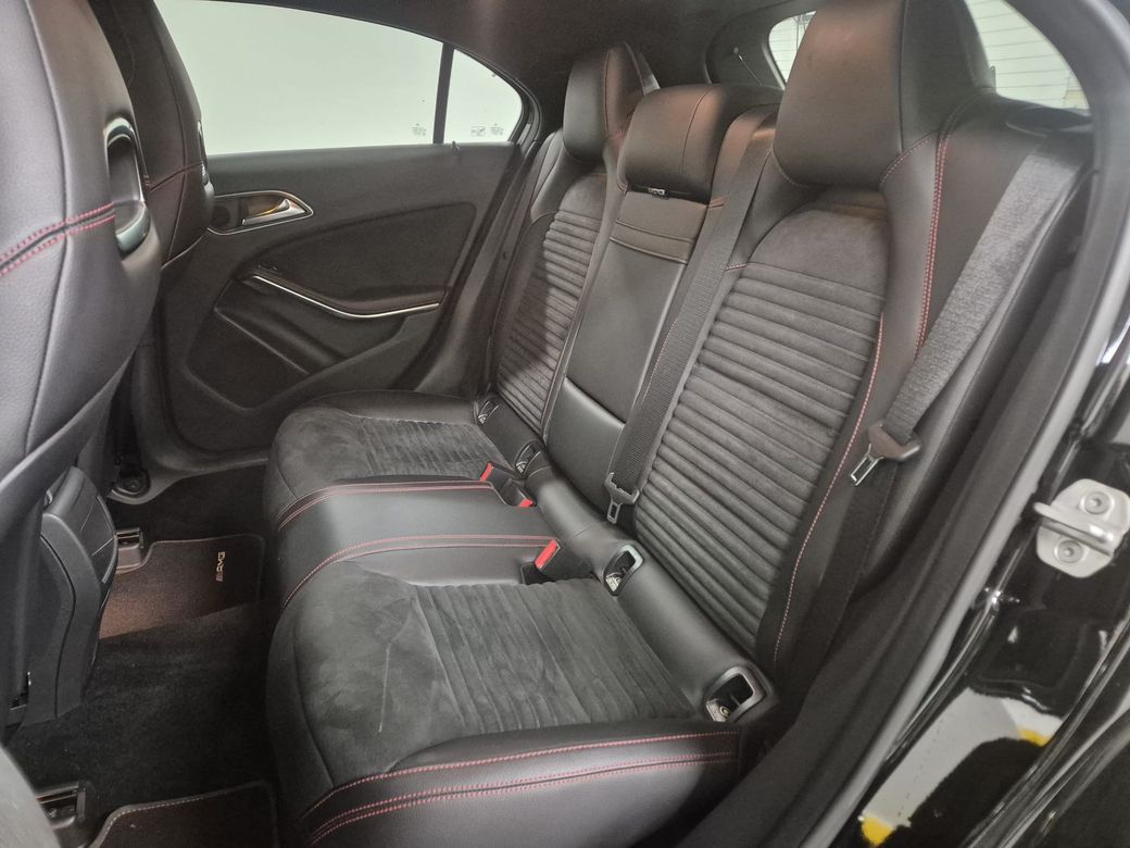 2013 Mercedes-Benz A 180