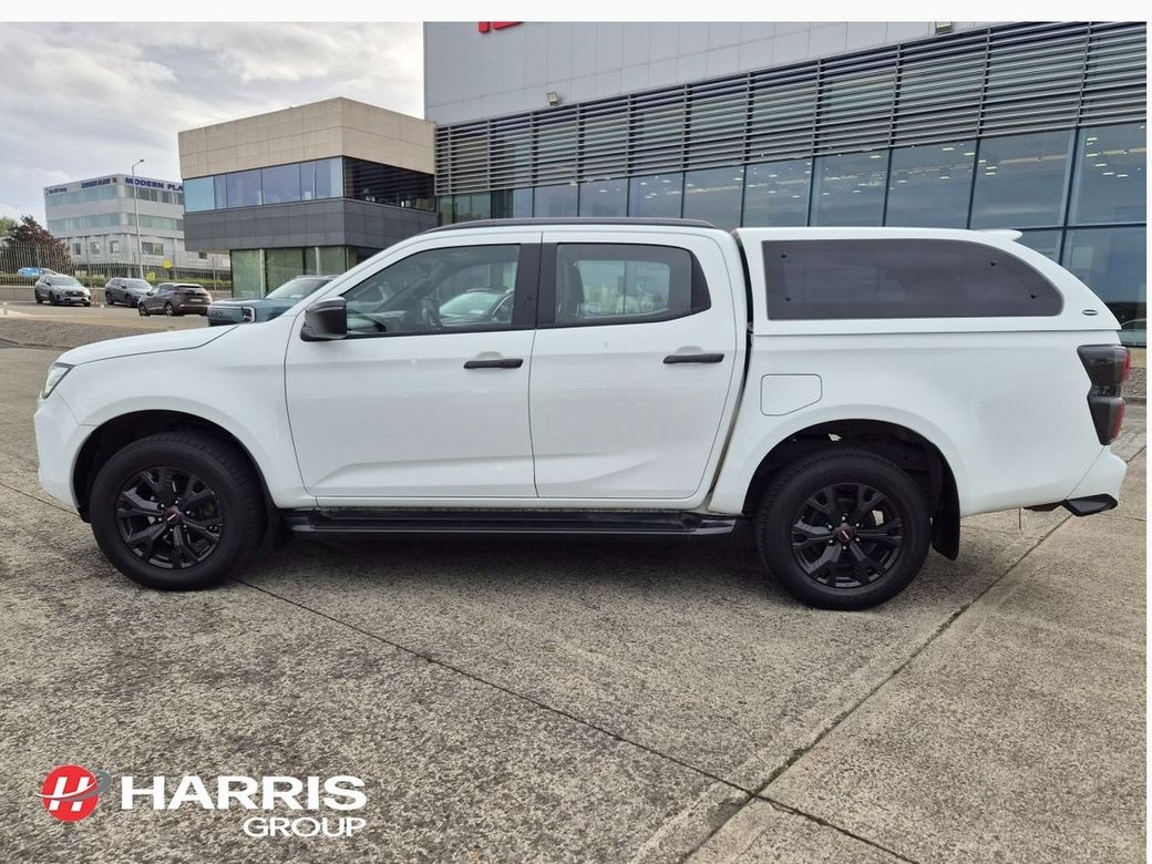 2024 White Isuzu D-MAX