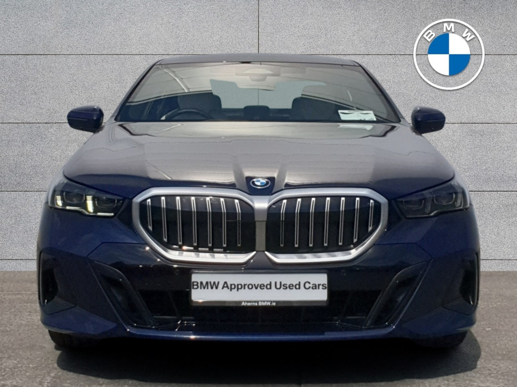 2025 BMW 530
