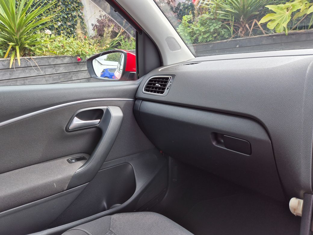 2016 Volkswagen Polo